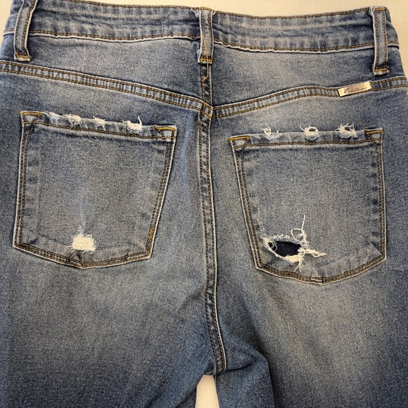 Size 5/26 kancan skinny distressed jeans

#7 - Picture 7 of 9
